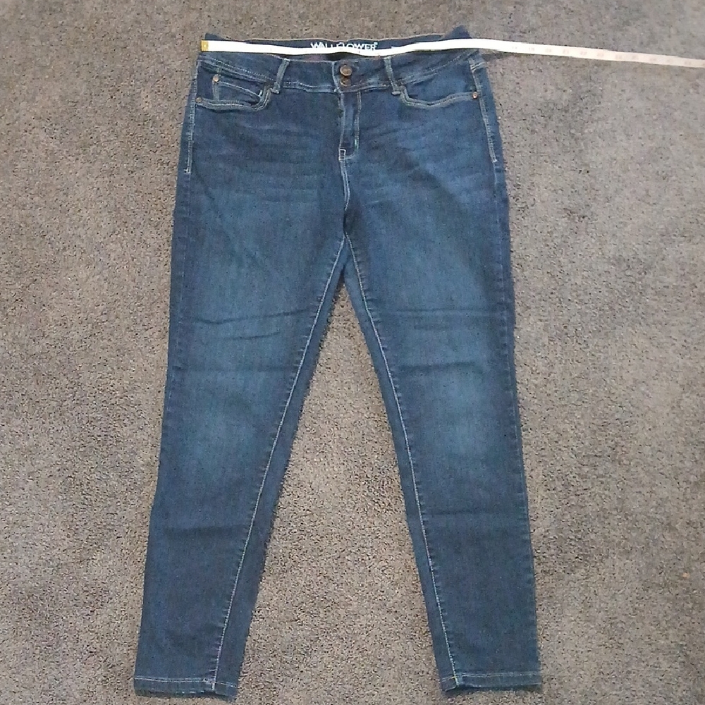Wallflower Size 13 Reg Women's Classic Blue Skinny Jeans